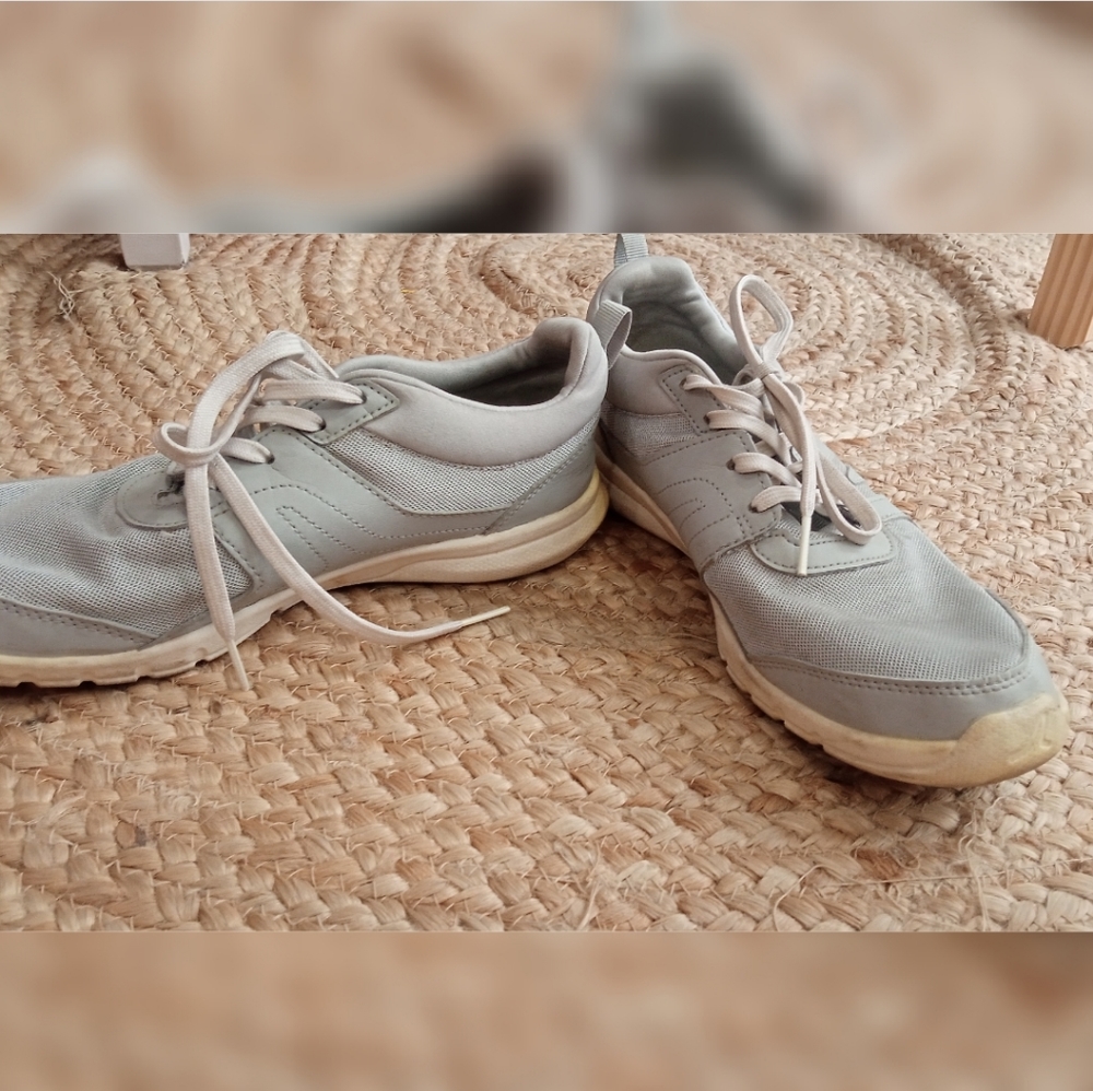 Decathlon Sports Shoes - Picture 2 of 13